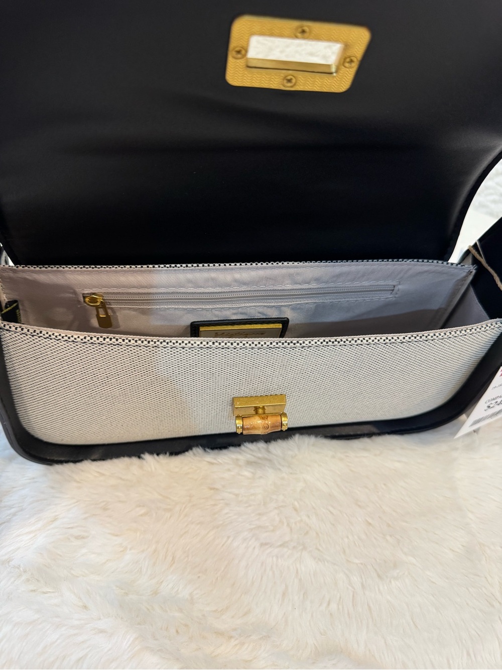 Classic Black & Cream Shoulder Bag with Gold Hardware - Picture 4 of 4